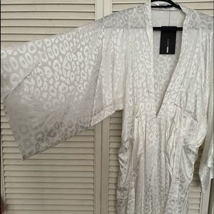 Fashion Nova white Leopard, kimono, jumpsuit